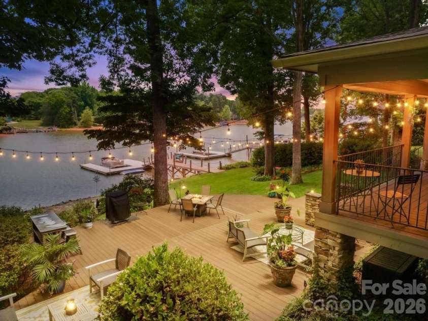 165 Woodstream Circle, Mooresville, NC 28117.  MLS# CAR4394552, YatesRealty ID 34534. 