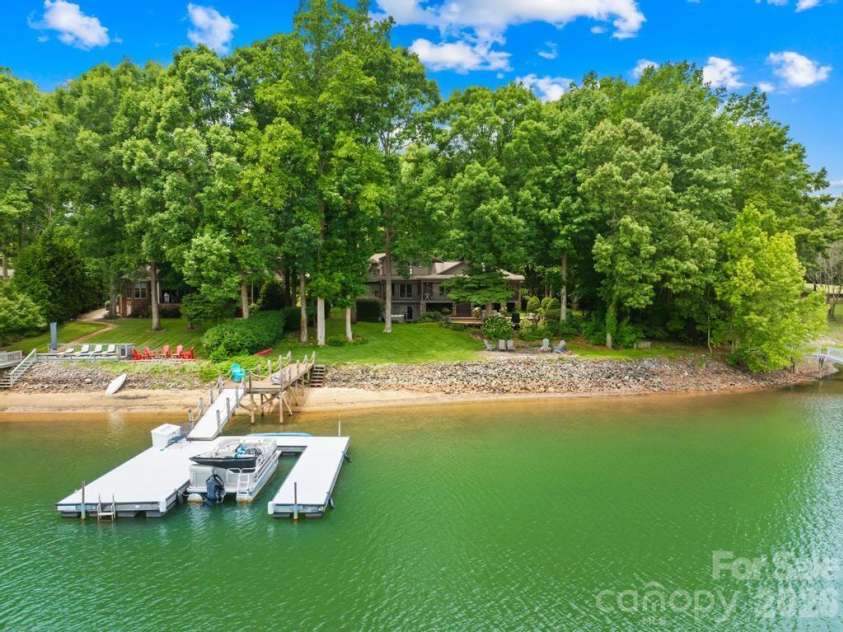 165 Woodstream Circle, Mooresville, NC 28117.  MLS# CAR4394552, YatesRealty ID 34534. 