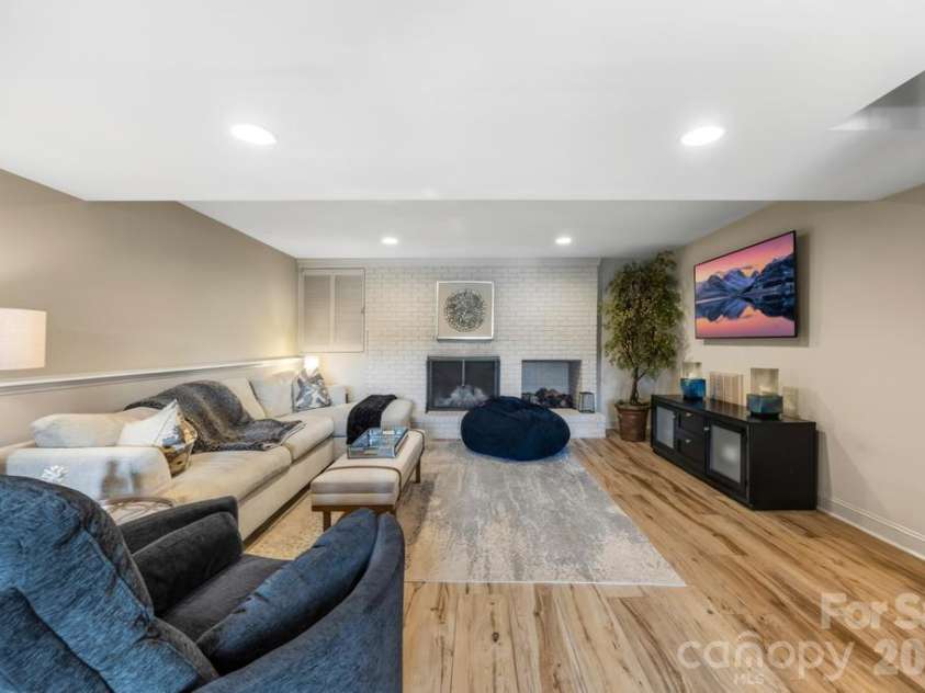165 Woodstream Circle, Mooresville, NC 28117.  MLS# CAR4394552, YatesRealty ID 34534. 