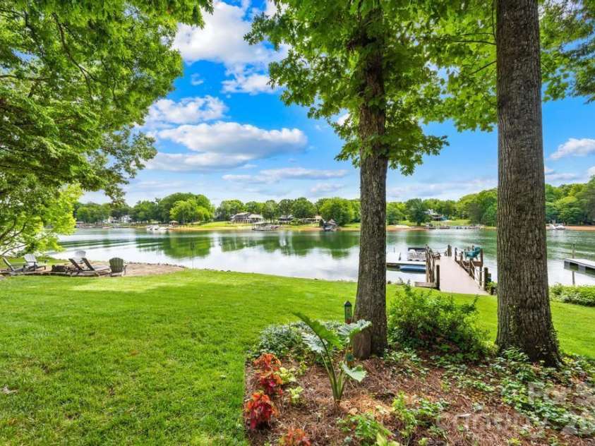 165 Woodstream Circle, Mooresville, NC 28117.  MLS# CAR4394552, YatesRealty ID 34534. 