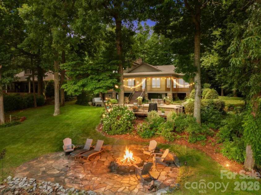 165 Woodstream Circle, Mooresville, NC 28117.  MLS# CAR4394552, YatesRealty ID 34534. 
