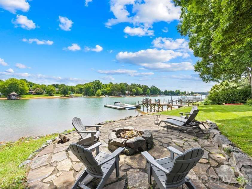 165 Woodstream Circle, Mooresville, NC 28117.  MLS# CAR4394552, YatesRealty ID 34534. 