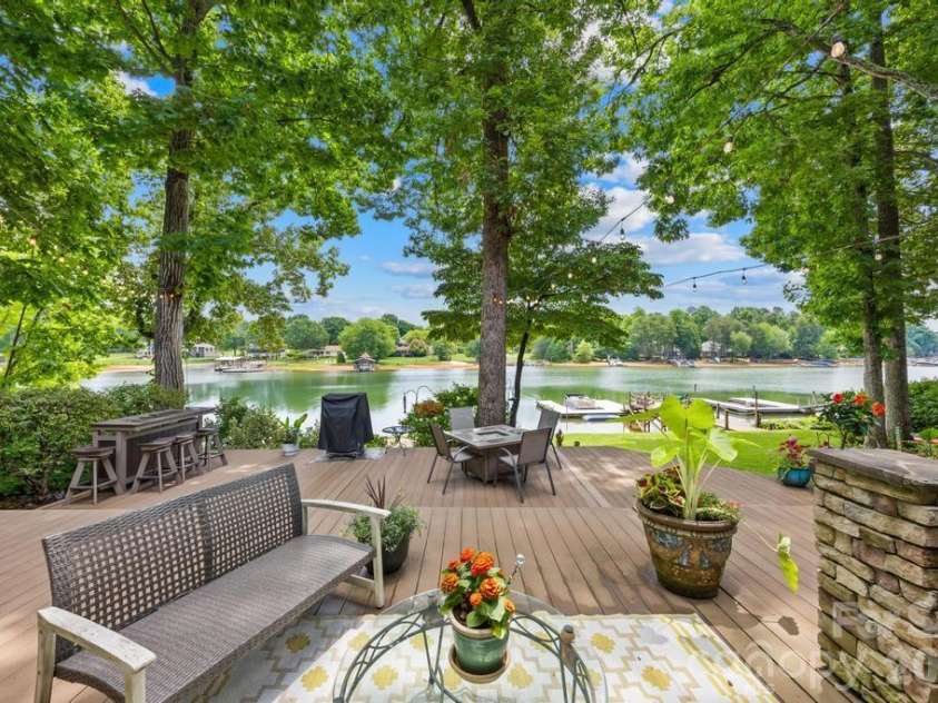 165 Woodstream Circle, Mooresville, NC 28117.  MLS# CAR4394552, YatesRealty ID 34534. 