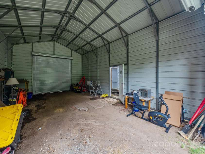 1810 Lisbon Lane, Charlotte, NC 28269.  MLS# CAR4288512, YatesRealty ID 34534. 