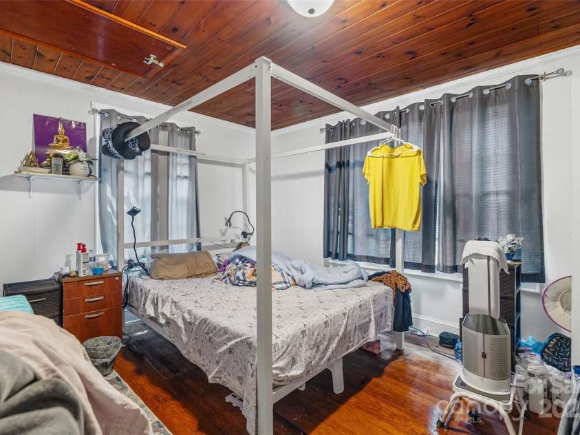 1810 Lisbon Lane, Charlotte, NC 28269.  MLS# CAR4288512, YatesRealty ID 34534. Larger bedroom