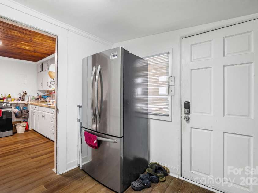 1810 Lisbon Lane, Charlotte, NC 28269.  MLS# CAR4288512, YatesRealty ID 34534. Laundry room/ side door