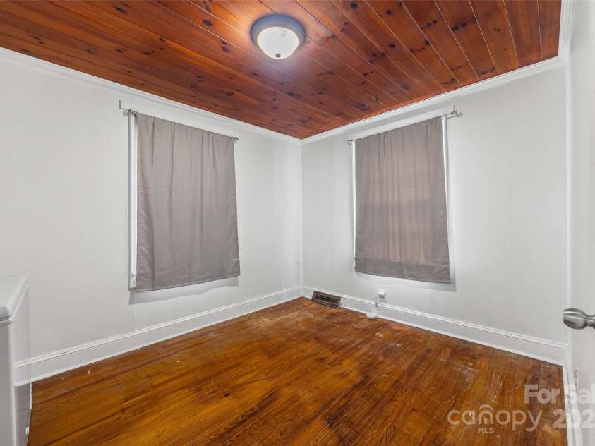 1810 Lisbon Lane, Charlotte, NC 28269.  MLS# CAR4288512, YatesRealty ID 34534. Secondary bedroom