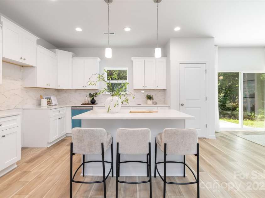 1145 Thayer Glen Court, Charlotte, NC 28213.  MLS# CAR4271760, YatesRealty ID 34535. 