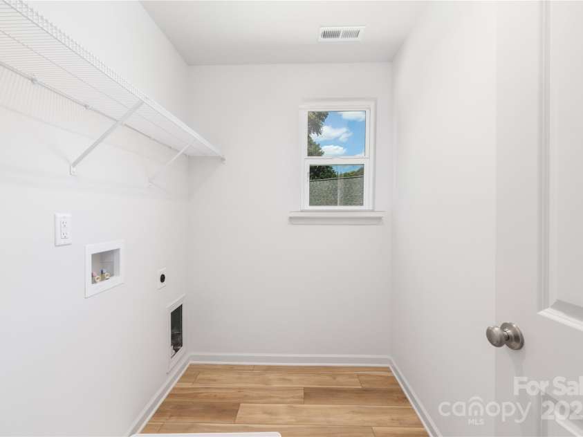 1145 Thayer Glen Court, Charlotte, NC 28213.  MLS# CAR4271760, YatesRealty ID 34535. 