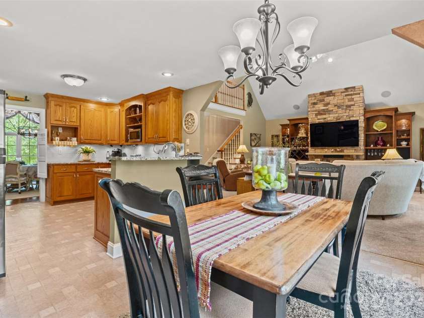 1316 Yellowood Court, Rock Hill, SC 29732.  MLS# CAR4278253, YatesRealty ID 34537. Breakfast Area