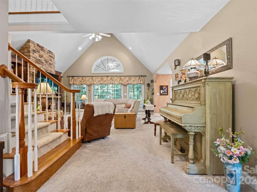 1316 Yellowood Court, Rock Hill, SC 29732.  MLS# CAR4278253, YatesRealty ID 34537. Foyer