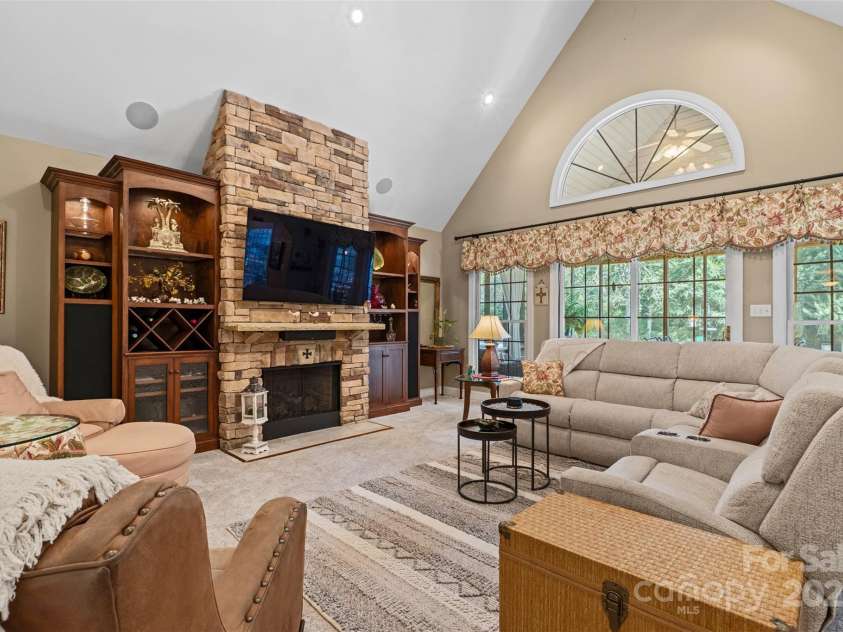 1316 Yellowood Court, Rock Hill, SC 29732.  MLS# CAR4278253, YatesRealty ID 34537. Great Room