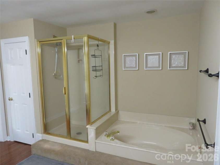 1843 Tanfield Drive, Matthews, NC 28105.  MLS# CAR4396451, YatesRealty ID 34538. 