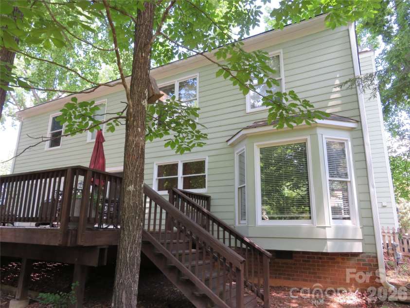1843 Tanfield Drive, Matthews, NC 28105.  MLS# CAR4396451, YatesRealty ID 34538. 