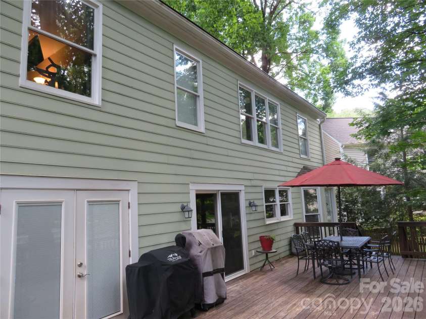 1843 Tanfield Drive, Matthews, NC 28105.  MLS# CAR4396451, YatesRealty ID 34538. Large deck