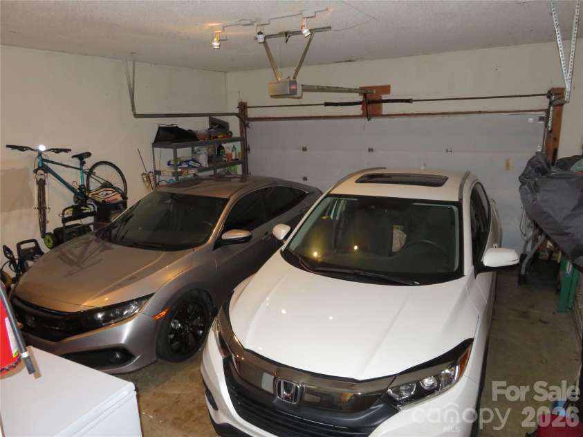 1843 Tanfield Drive, Matthews, NC 28105.  MLS# CAR4396451, YatesRealty ID 34538. Oversized two-car garage