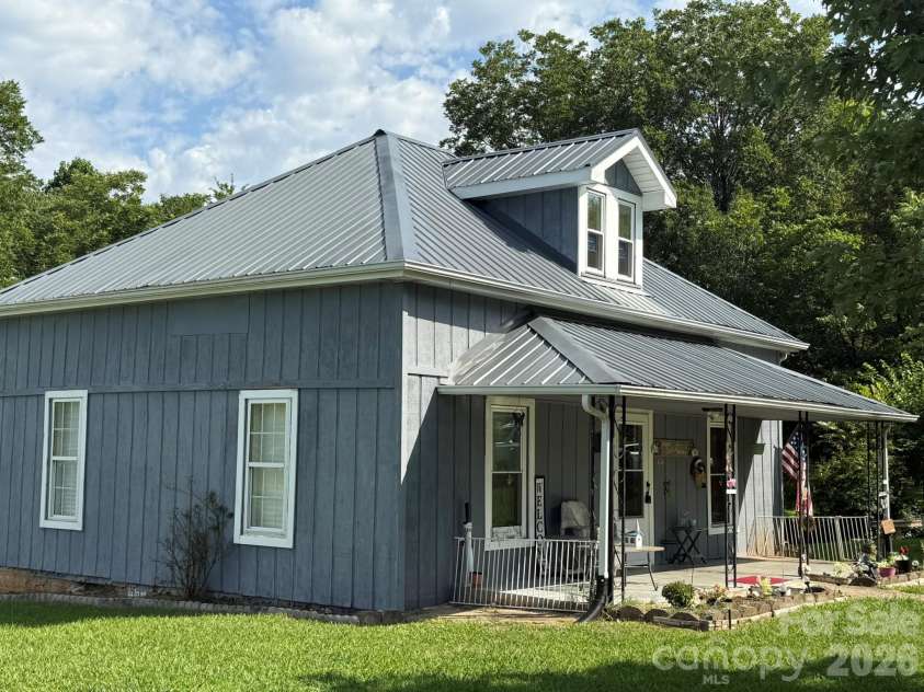 304 Main Avenue, Hildebran, NC 28637.  MLS# CAR4398663, YatesRealty ID 34539. 