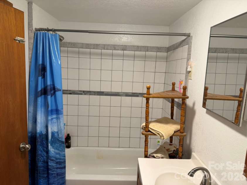 304 Main Avenue, Hildebran, NC 28637.  MLS# CAR4398663, YatesRealty ID 34539. 