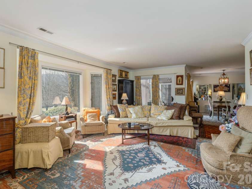 111 BLUFFVIEW Lane, Flat Rock, NC 28731.  MLS# CAR4355689, YatesRealty ID 3454. 