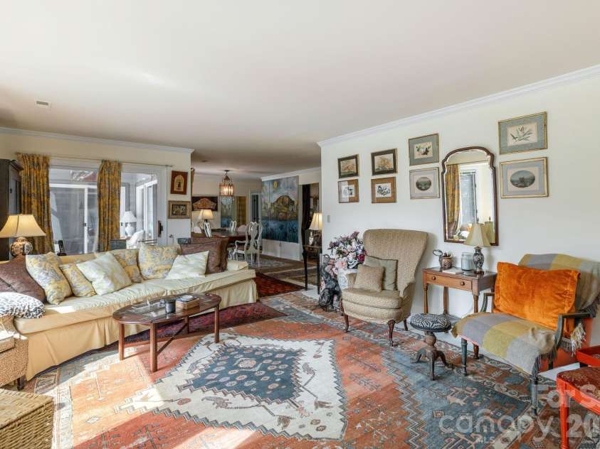 111 BLUFFVIEW Lane, Flat Rock, NC 28731.  MLS# CAR4355689, YatesRealty ID 3454. 
