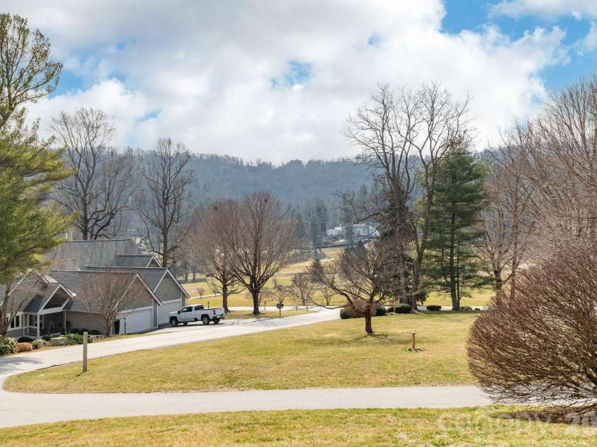 111 BLUFFVIEW Lane, Flat Rock, NC 28731.  MLS# CAR4355689, YatesRealty ID 3454. 