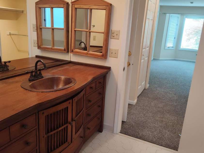 111 BLUFFVIEW Lane, Flat Rock, NC 28731.  MLS# CAR4355689, YatesRealty ID 3454. 