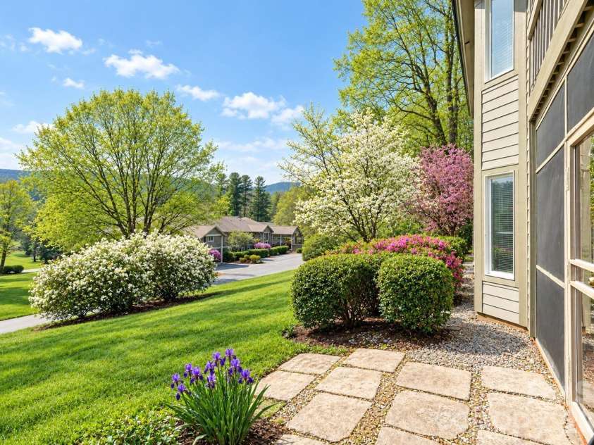 111 BLUFFVIEW Lane, Flat Rock, NC 28731.  MLS# CAR4355689, YatesRealty ID 3454. Enhanced Chatgpt