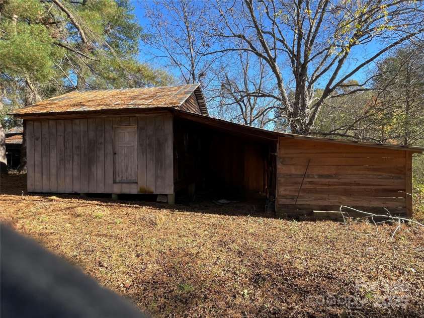 8725 Bringle Ferry Road, Salisbury, NC 28146.  MLS# CAR4218468, YatesRealty ID 3454. Second barn