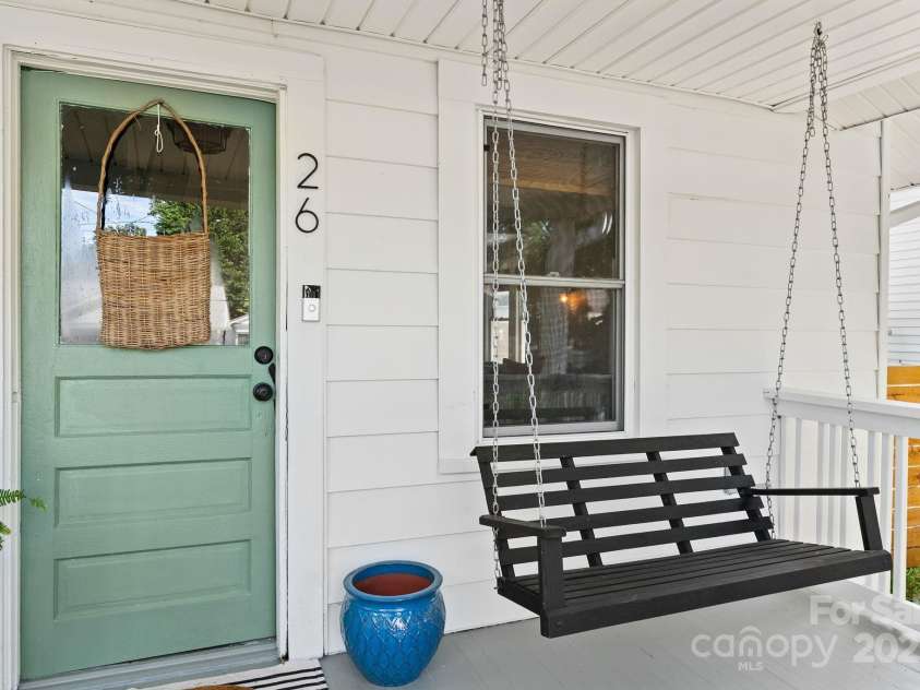 26 Oteen Park Place, Asheville, NC 28805.  MLS# CAR4292773, YatesRealty ID 34540. 