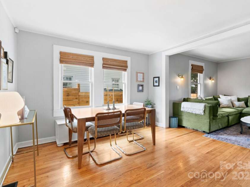 26 Oteen Park Place, Asheville, NC 28805.  MLS# CAR4292773, YatesRealty ID 34540. 