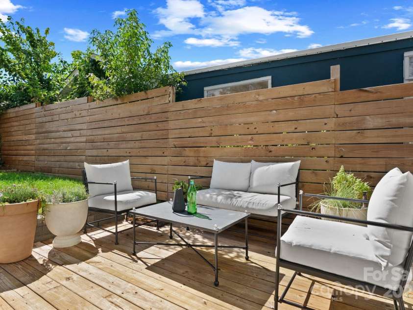 26 Oteen Park Place, Asheville, NC 28805.  MLS# CAR4292773, YatesRealty ID 34540. 