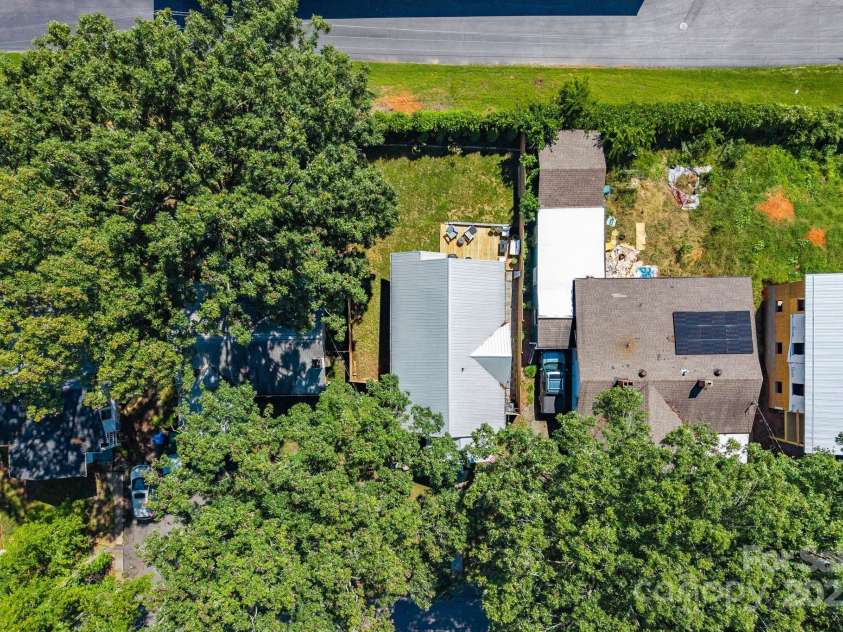 26 Oteen Park Place, Asheville, NC 28805.  MLS# CAR4292773, YatesRealty ID 34540. 