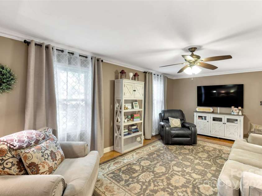 1033 Christopher Circle, Rock Hill, SC 29730.  MLS# CAR4283389, YatesRealty ID 34541. 
