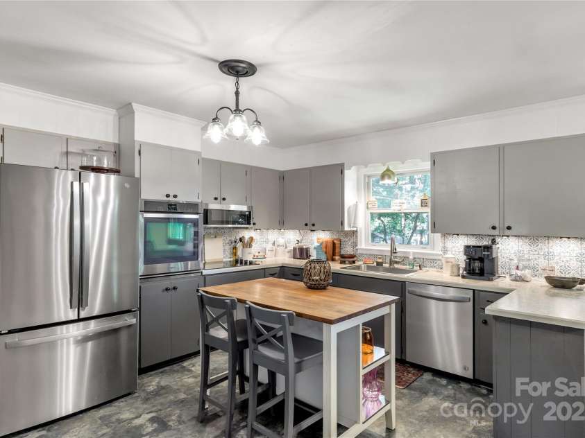 1033 Christopher Circle, Rock Hill, SC 29730.  MLS# CAR4283389, YatesRealty ID 34541. 