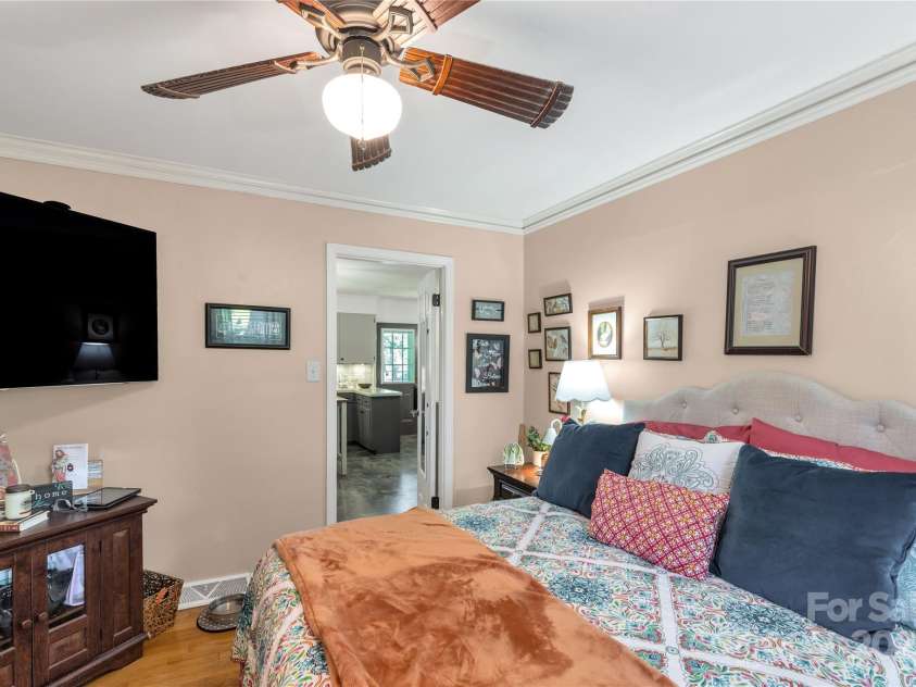 1033 Christopher Circle, Rock Hill, SC 29730.  MLS# CAR4283389, YatesRealty ID 34541. 