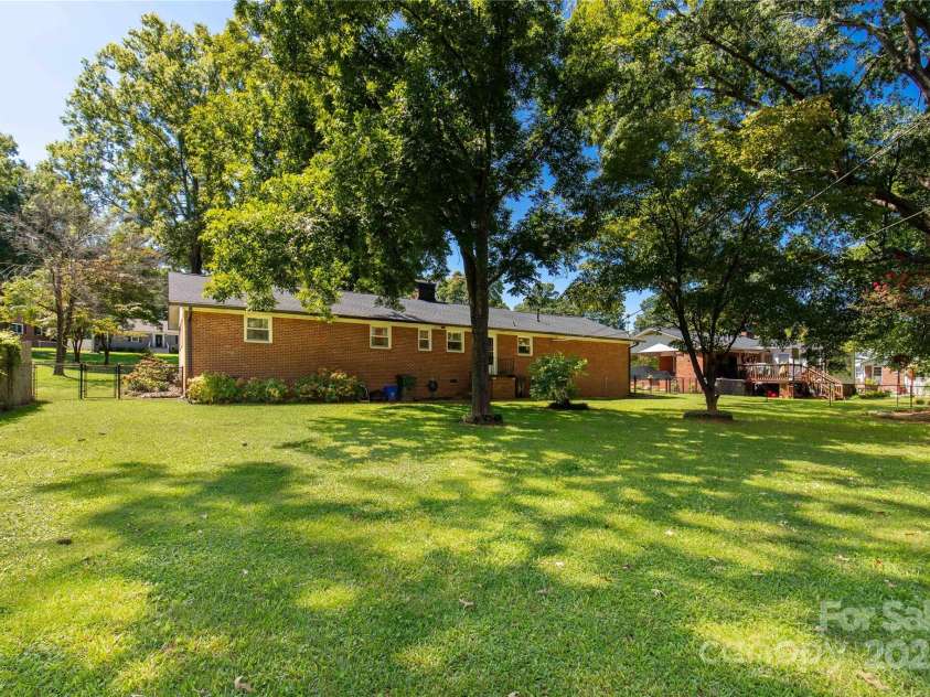 1033 Christopher Circle, Rock Hill, SC 29730.  MLS# CAR4283389, YatesRealty ID 34541. 