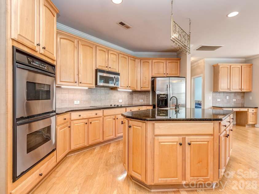 4027 Riseley Lane, Charlotte, NC 28270.  MLS# CAR4398348, YatesRealty ID 34541. 