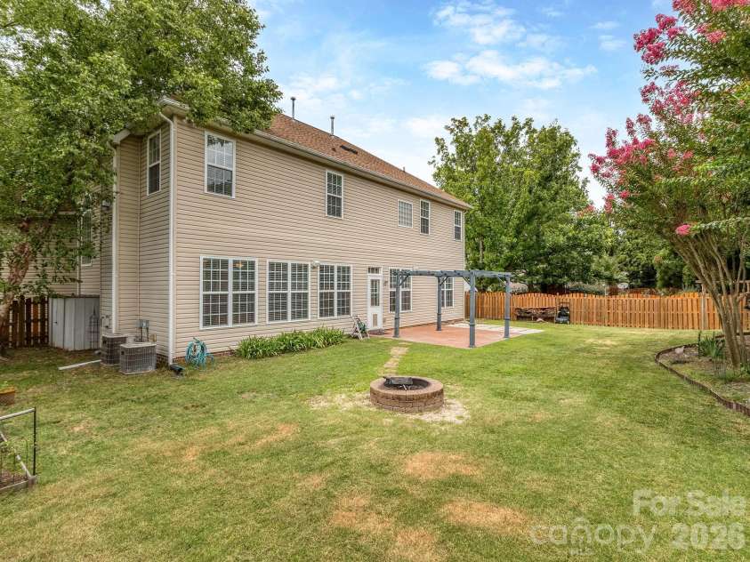 4027 Riseley Lane, Charlotte, NC 28270.  MLS# CAR4398348, YatesRealty ID 34541. 