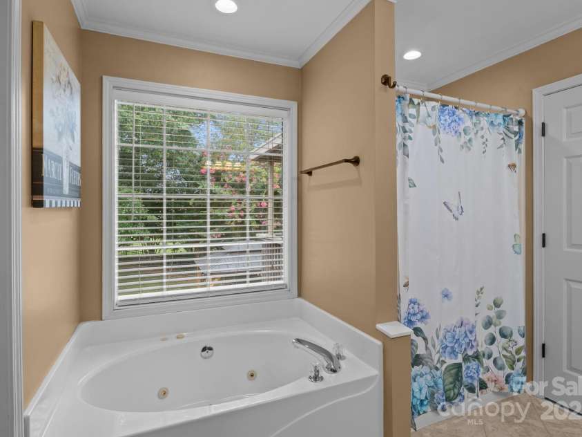 3645 Hogan Court, Conover, NC 28613.  MLS# CAR4291176, YatesRealty ID 34542. 