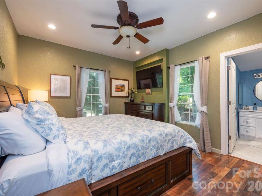 65 Walnut Street, Marion, NC 28752.  MLS# CAR4394484, YatesRealty ID 34542. 