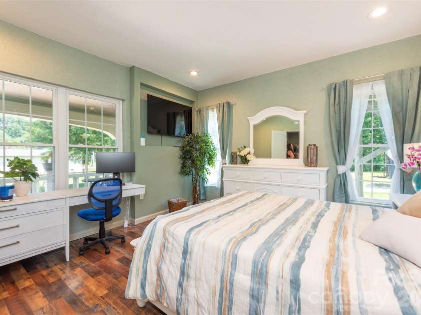 65 Walnut Street, Marion, NC 28752.  MLS# CAR4394484, YatesRealty ID 34542. 