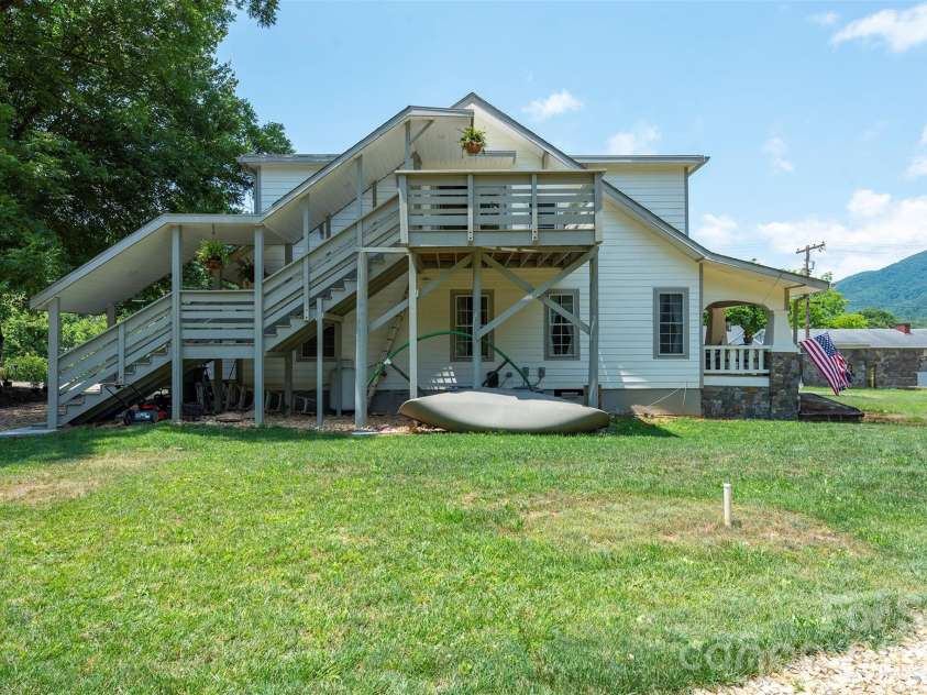 65 Walnut Street, Marion, NC 28752.  MLS# CAR4394484, YatesRealty ID 34542. 