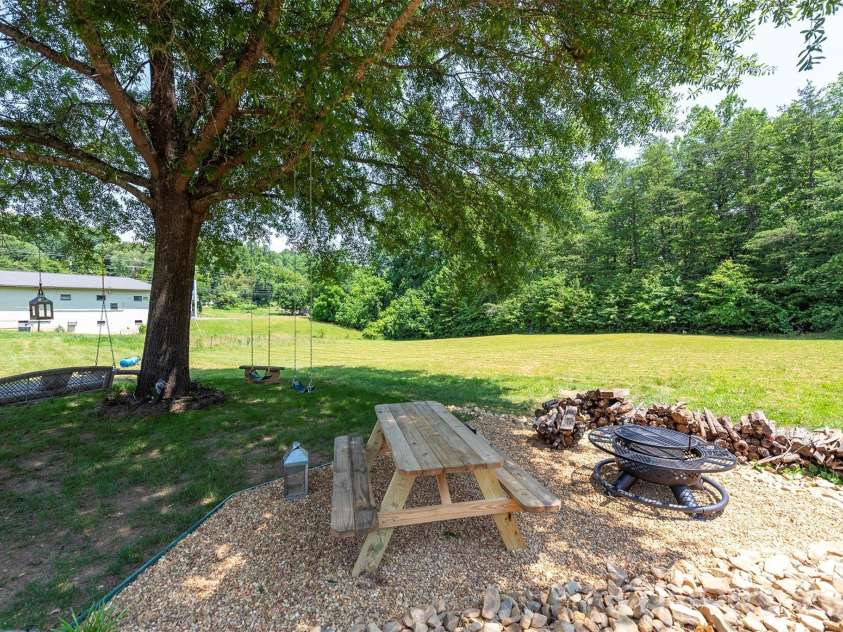65 Walnut Street, Marion, NC 28752.  MLS# CAR4394484, YatesRealty ID 34542. 