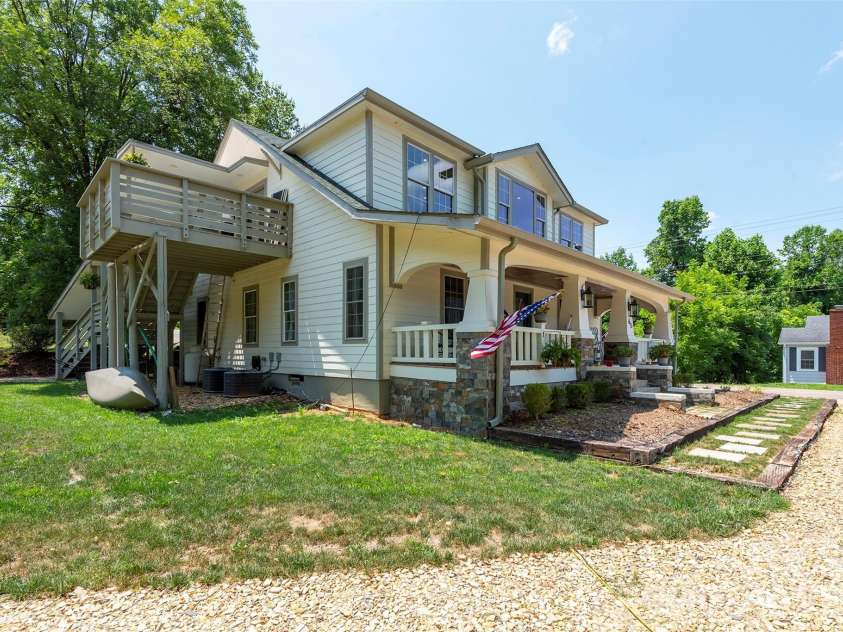 65 Walnut Street, Marion, NC 28752.  MLS# CAR4394484, YatesRealty ID 34542. 