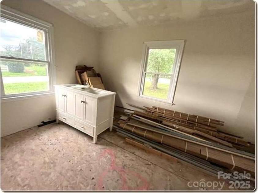 739 Kings Mountain Street, Clover, SC 29710.  MLS# CAR4268912, YatesRealty ID 34543. 