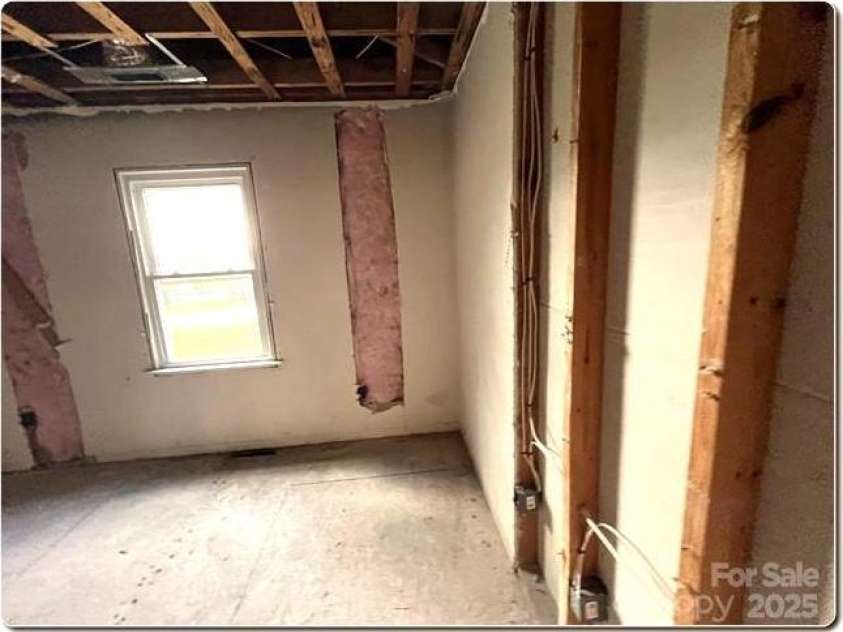 739 Kings Mountain Street, Clover, SC 29710.  MLS# CAR4268912, YatesRealty ID 34543. 