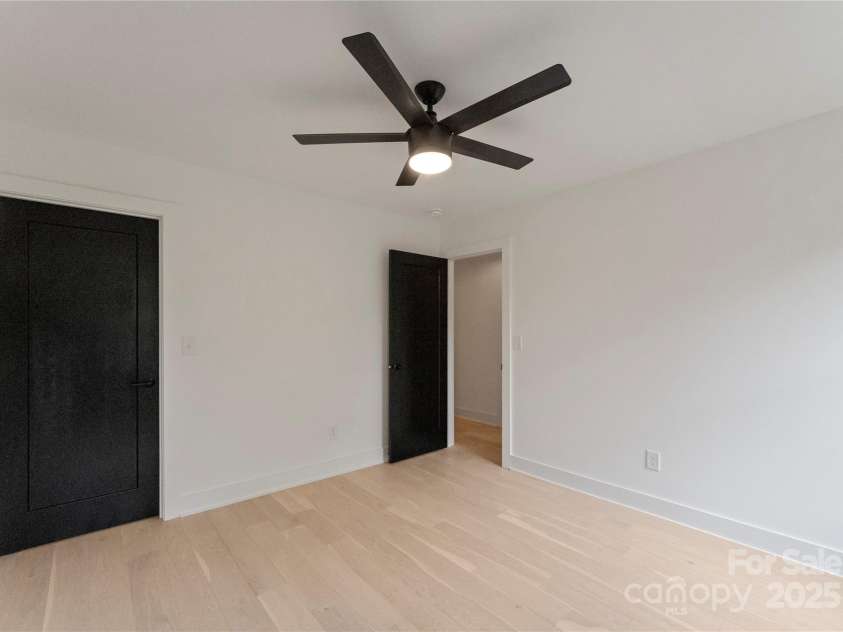 2808 Hilliard Drive, Charlotte, NC 28205.  MLS# CAR4294763, YatesRealty ID 34544. 