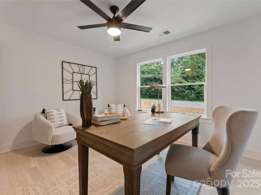 2808 Hilliard Drive, Charlotte, NC 28205.  MLS# CAR4294763, YatesRealty ID 34544. 