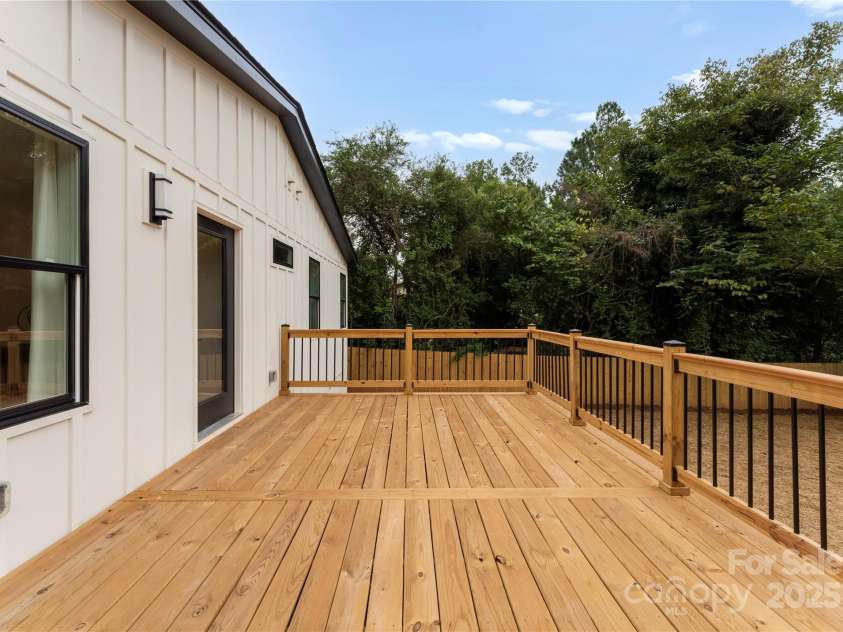 2808 Hilliard Drive, Charlotte, NC 28205.  MLS# CAR4294763, YatesRealty ID 34544. Spacious deck