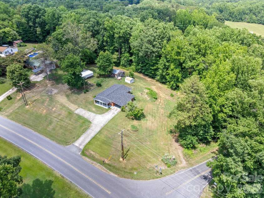 3139 Gastonia Highway, Lincolnton, NC 28092.  MLS# CAR4399341, YatesRealty ID 34544. 